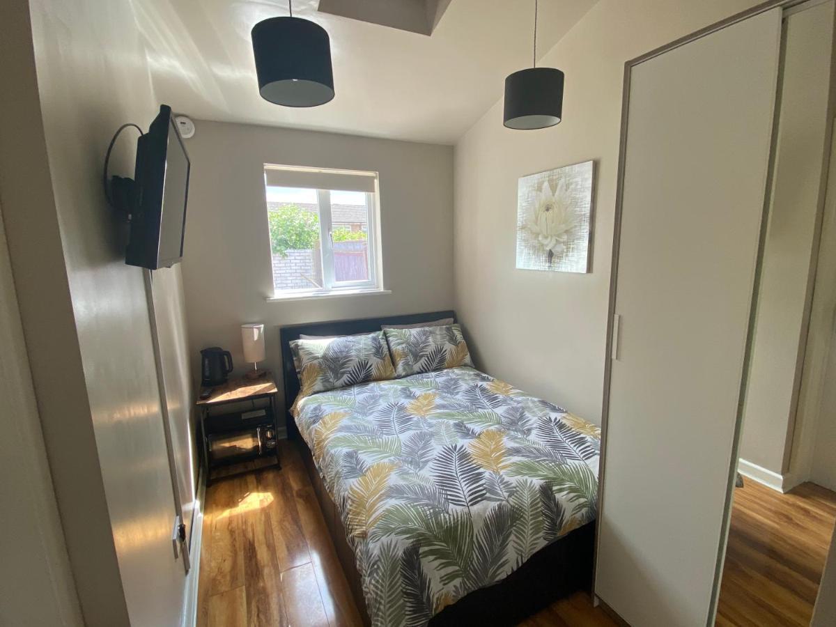 Private Room And Bathroom With Private Entrance Near Warwick Town Centre Exterior foto