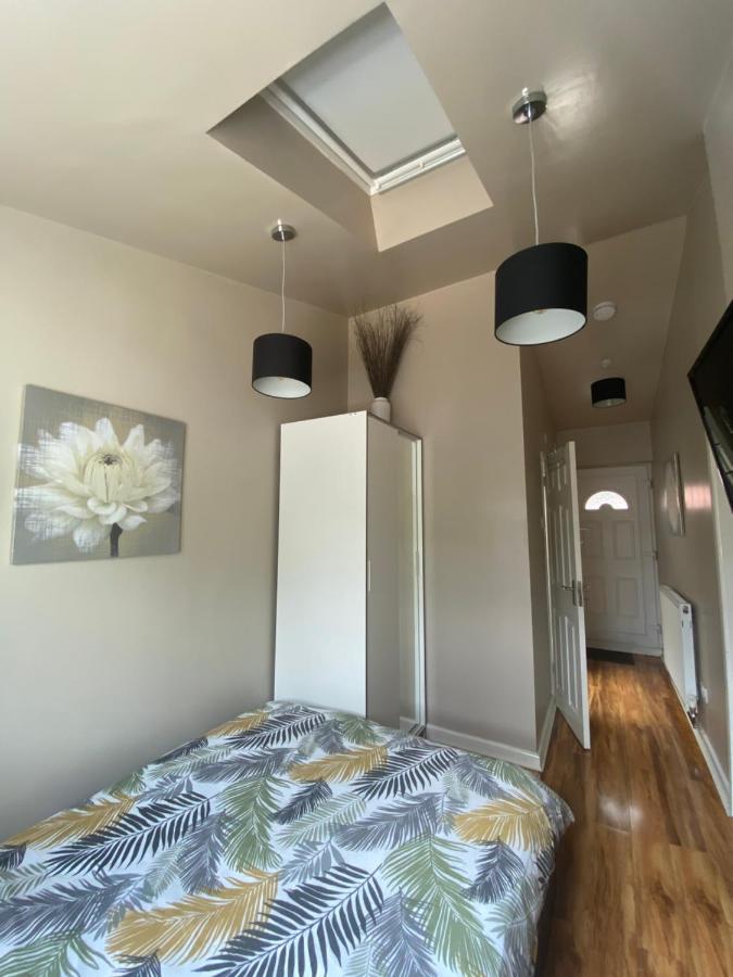 Private Room And Bathroom With Private Entrance Near Warwick Town Centre Exterior foto