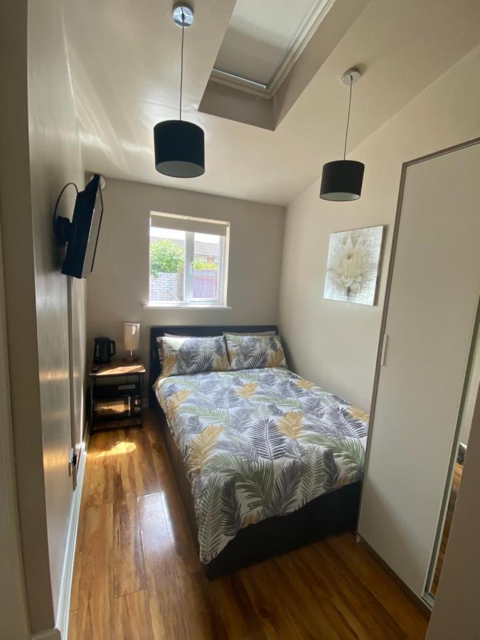 Private Room And Bathroom With Private Entrance Near Warwick Town Centre Exterior foto